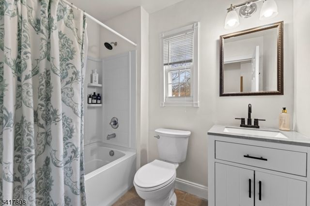 9 Wedgewood Drive, Unit 93 93, Verona Twp., NJ 07044