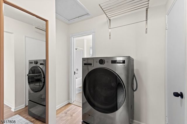 9 Wedgewood Drive, Unit 93 93, Verona Twp., NJ 07044