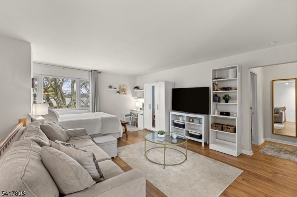 9 Wedgewood Drive, Unit 93 93, Verona Twp., NJ 07044