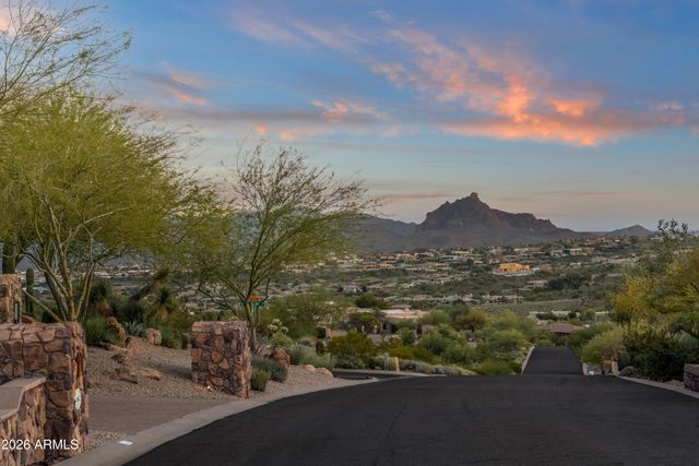 15855 N CERRO ALTO Drive, Fountain Hills, AZ 85268