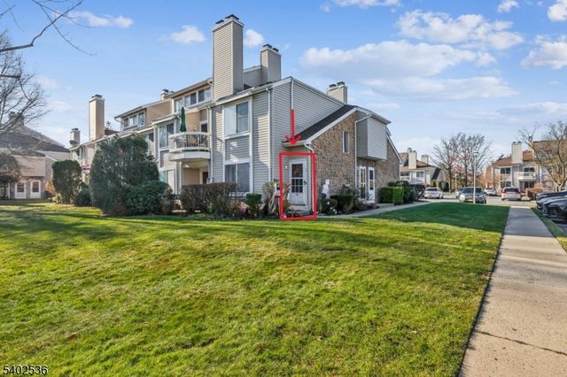 36 Farnham Sq, Sayreville Boro, NJ 08859