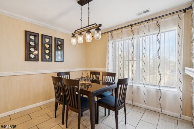 36 Farnham Sq, Sayreville Boro, NJ 08859