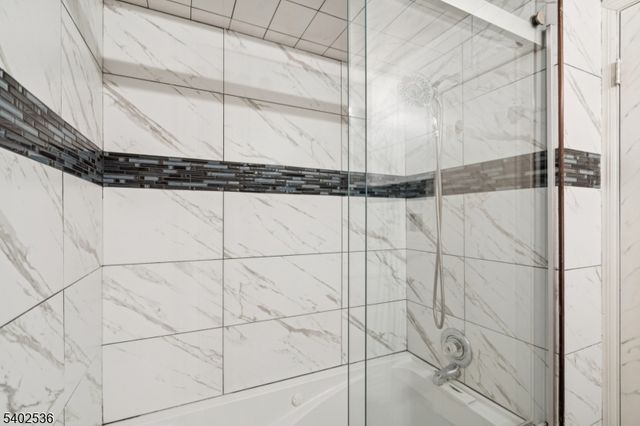 36 Farnham Sq, Sayreville Boro, NJ 08859