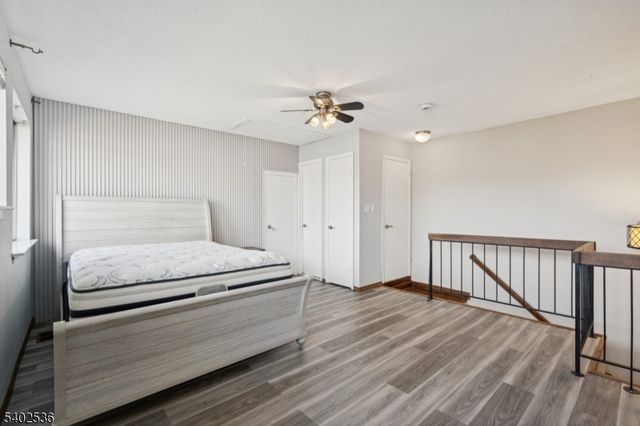 36 Farnham Sq, Sayreville Boro, NJ 08859