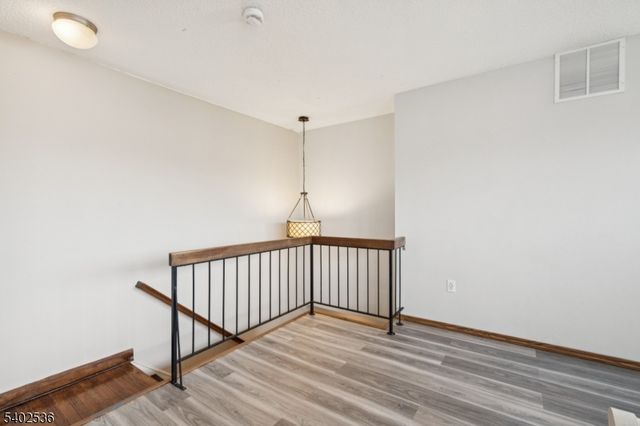 36 Farnham Sq, Sayreville Boro, NJ 08859