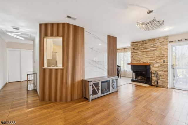 36 Farnham Sq, Sayreville Boro, NJ 08859