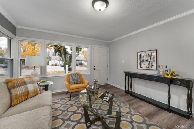15751 W 14 Mile Road, Beverly Hills Village, MI 48025