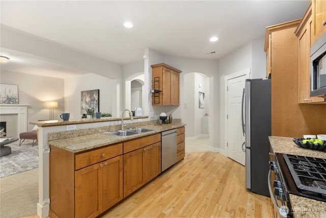 1316 216th Street SW, Lynnwood, WA 98036