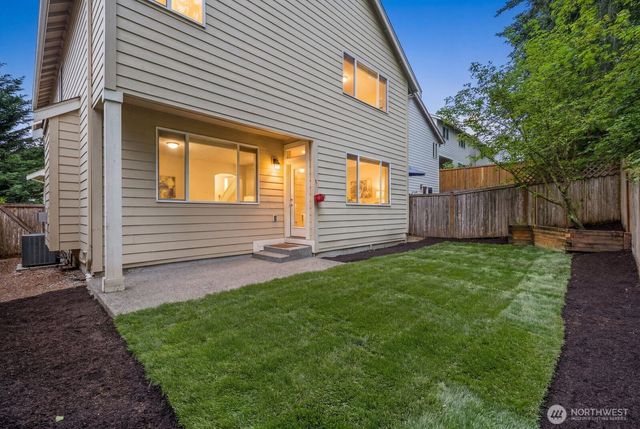 1316 216th Street SW, Lynnwood, WA 98036