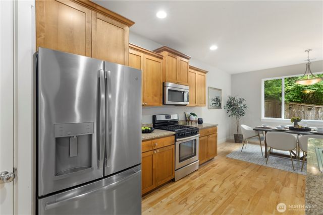 1316 216th Street SW, Lynnwood, WA 98036