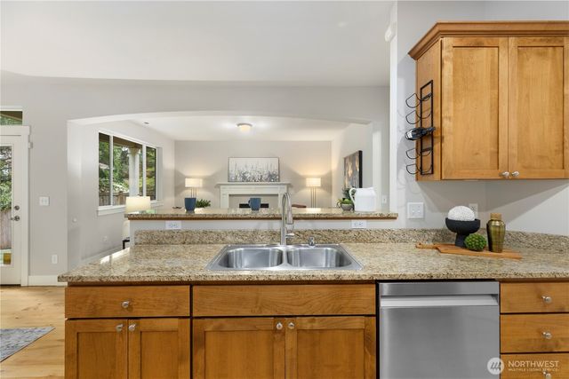 1316 216th Street SW, Lynnwood, WA 98036