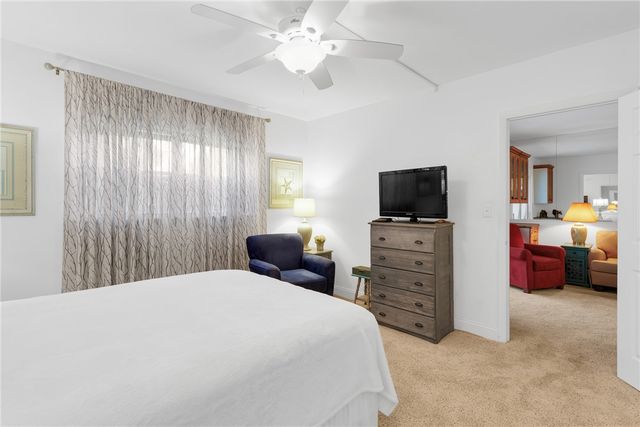 1100 Ponce De Leon Circle E201, Vero Beach, FL 32960