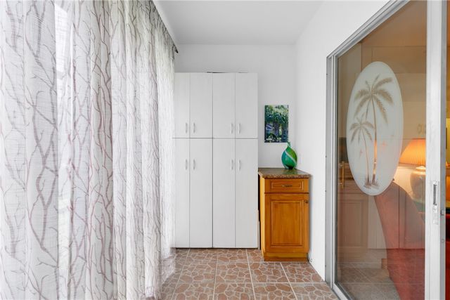 1100 Ponce De Leon Circle E201, Vero Beach, FL 32960
