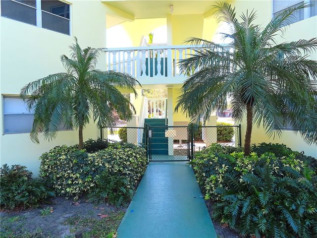 1100 Ponce De Leon Circle E201, Vero Beach, FL 32960