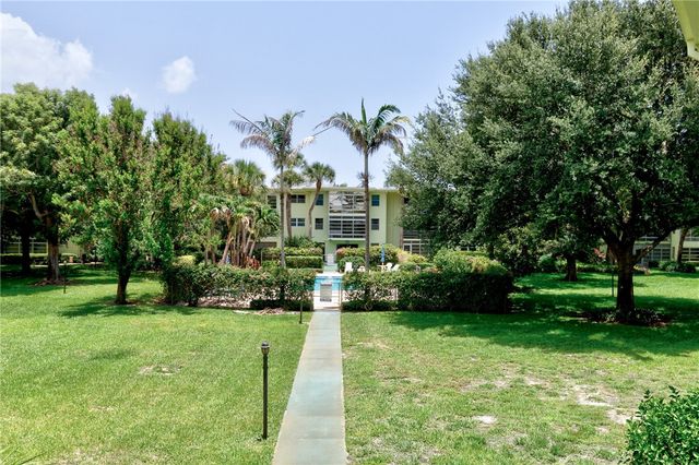1100 Ponce De Leon Circle E201, Vero Beach, FL 32960