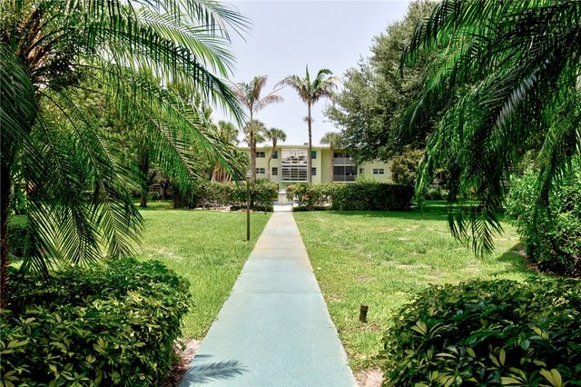 1100 Ponce De Leon Circle E201, Vero Beach, FL 32960