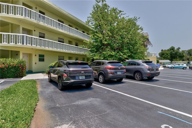 1100 Ponce De Leon Circle E201, Vero Beach, FL 32960