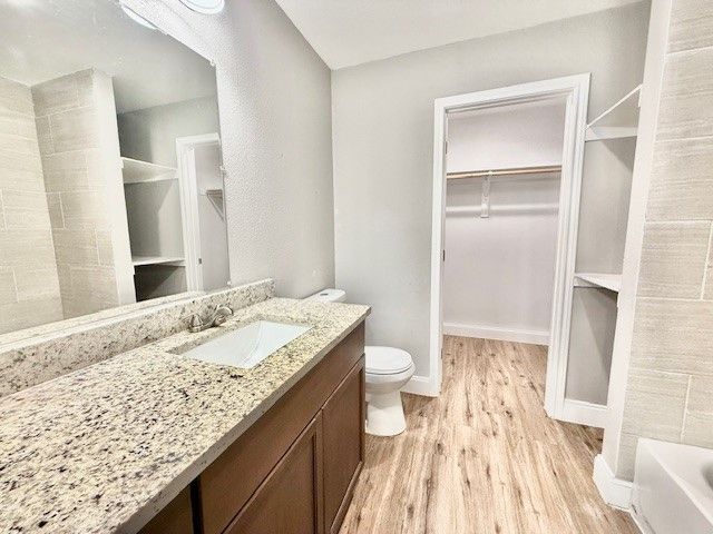 348 N Cherokee Shores Drive, Mabank, TX 75156