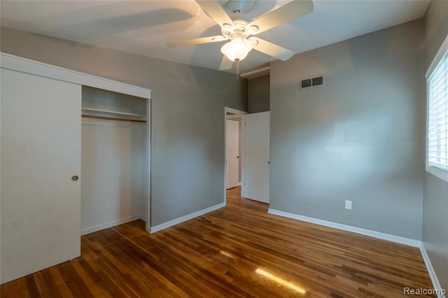 21512 Briarcliff Street, Saint Clair Shores, MI 48082