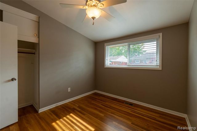 21512 Briarcliff Street, Saint Clair Shores, MI 48082