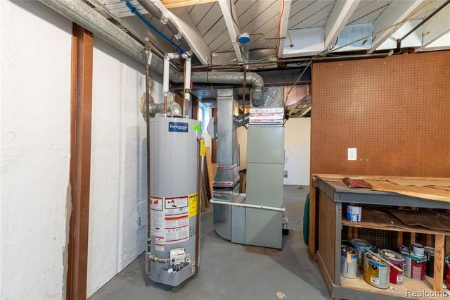 21512 Briarcliff Street, Saint Clair Shores, MI 48082