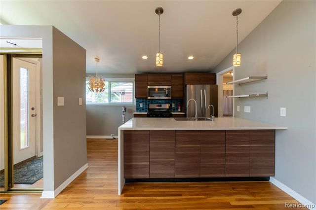 21512 Briarcliff Street, Saint Clair Shores, MI 48082