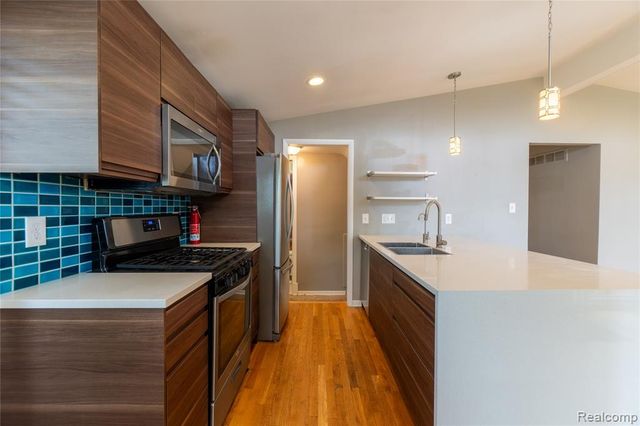 21512 Briarcliff Street, Saint Clair Shores, MI 48082