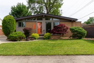 21512 Briarcliff Street, Saint Clair Shores, MI 48082