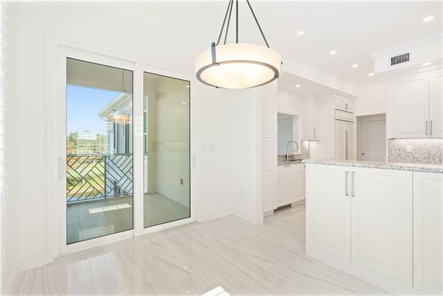 1520 Oak Harbor Boulevard 301, Vero Beach, FL 32967