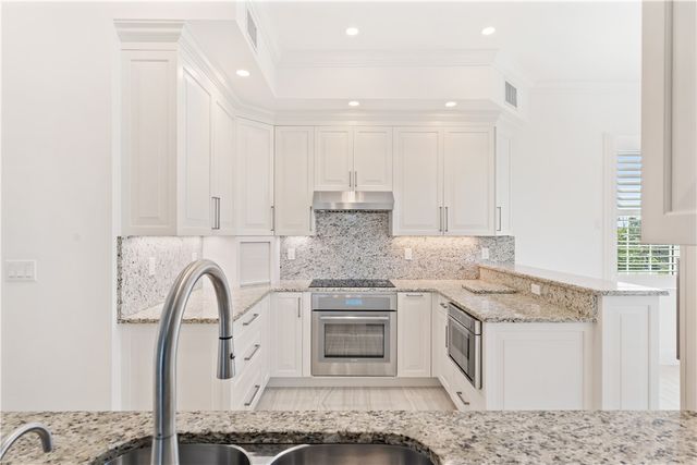 1520 Oak Harbor Boulevard 301, Vero Beach, FL 32967