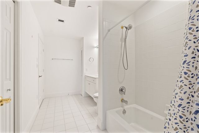 1520 Oak Harbor Boulevard 301, Vero Beach, FL 32967