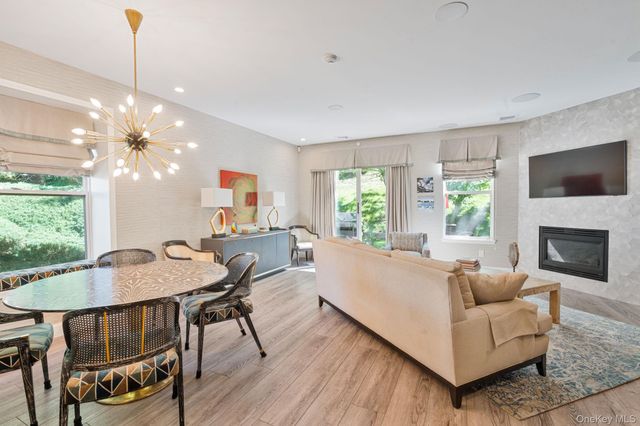 213 Windward Court N, Port Jefferson, NY 11777