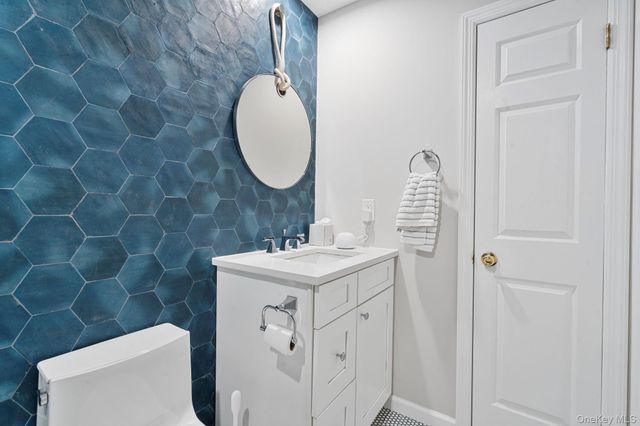 213 Windward Court N, Port Jefferson, NY 11777