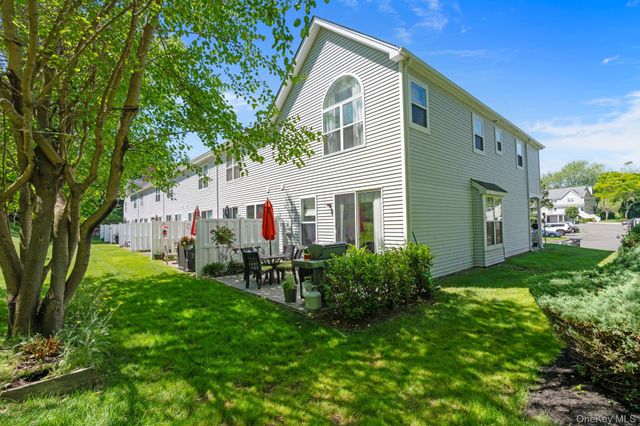 213 Windward Court N, Port Jefferson, NY 11777