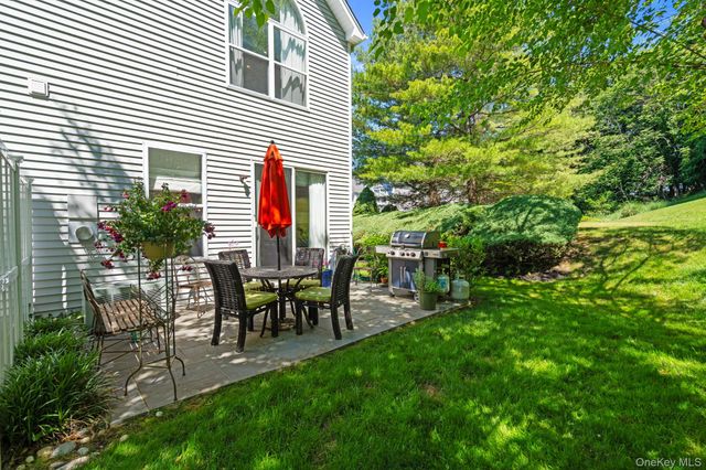 213 Windward Court N, Port Jefferson, NY 11777