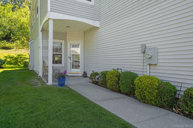 213 Windward Court N, Port Jefferson, NY 11777