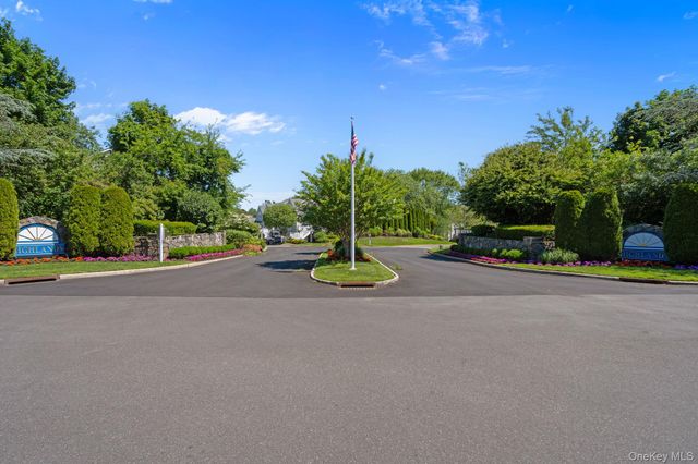 213 Windward Court N, Port Jefferson, NY 11777