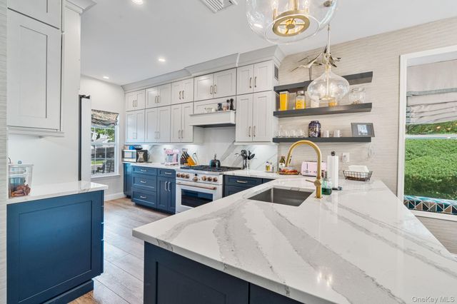 213 Windward Court N, Port Jefferson, NY 11777