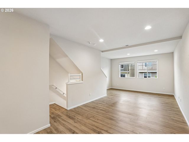 7803 Nw SPIREA St, Portland, OR 97229