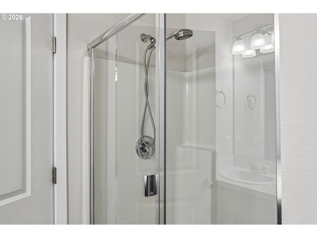 7803 Nw SPIREA St, Portland, OR 97229