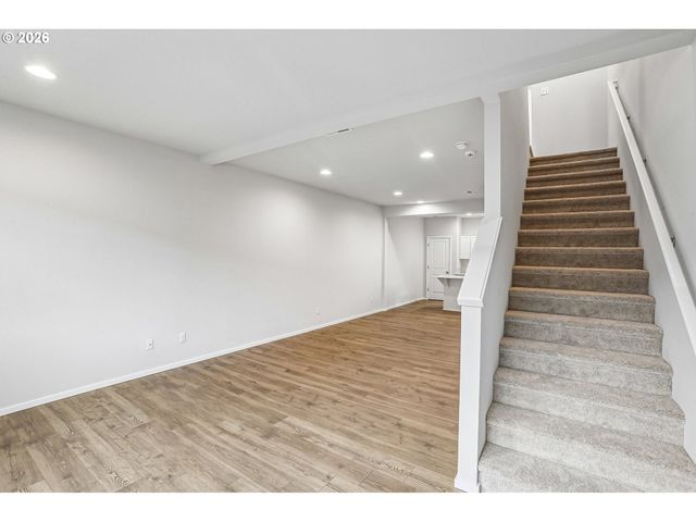 7803 Nw SPIREA St, Portland, OR 97229