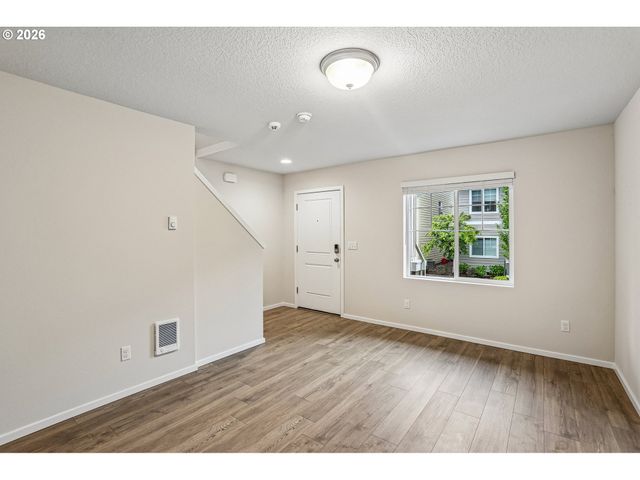 7803 Nw SPIREA St, Portland, OR 97229