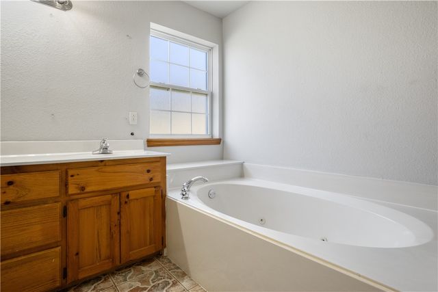 19206 E Black Oak Road, Fayetteville, AR 72701