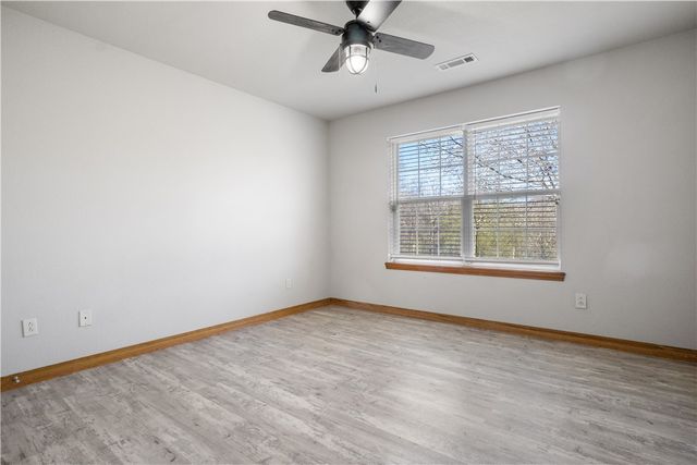 19206 E Black Oak Road, Fayetteville, AR 72701