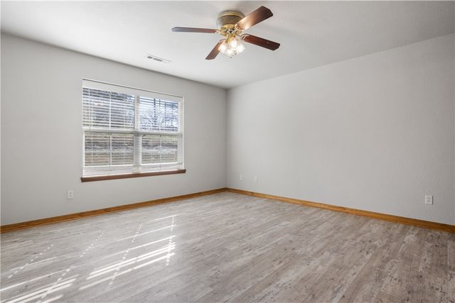 19206 E Black Oak Road, Fayetteville, AR 72701