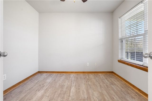 19206 E Black Oak Road, Fayetteville, AR 72701