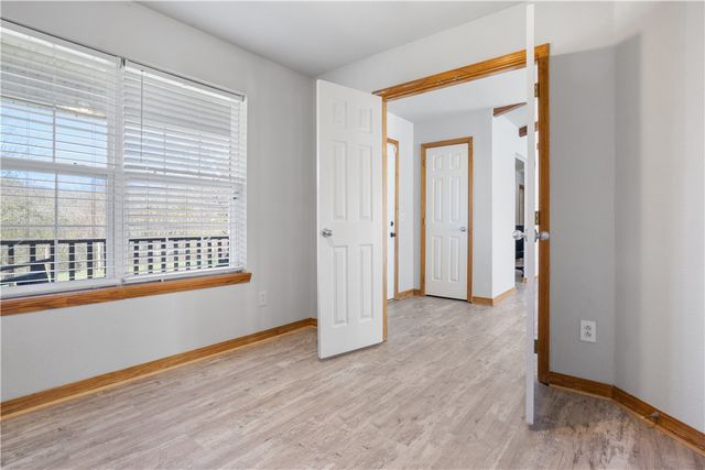 19206 E Black Oak Road, Fayetteville, AR 72701