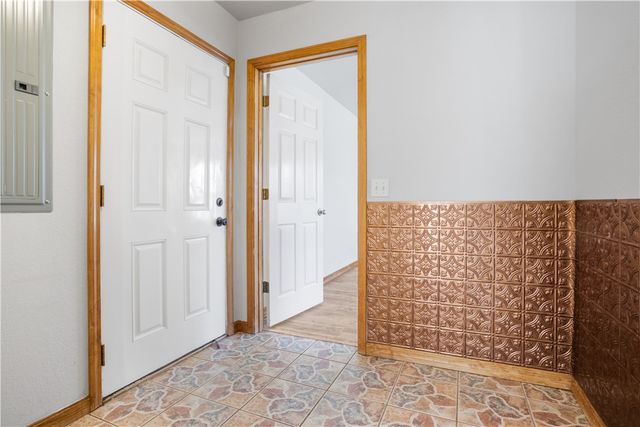 19206 E Black Oak Road, Fayetteville, AR 72701