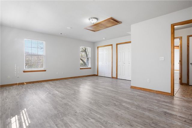 19206 E Black Oak Road, Fayetteville, AR 72701