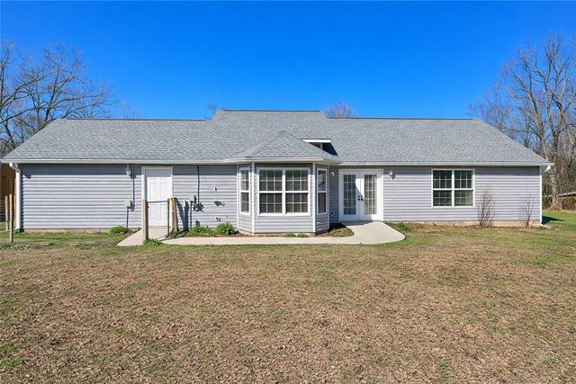 19206 E Black Oak Road, Fayetteville, AR 72701